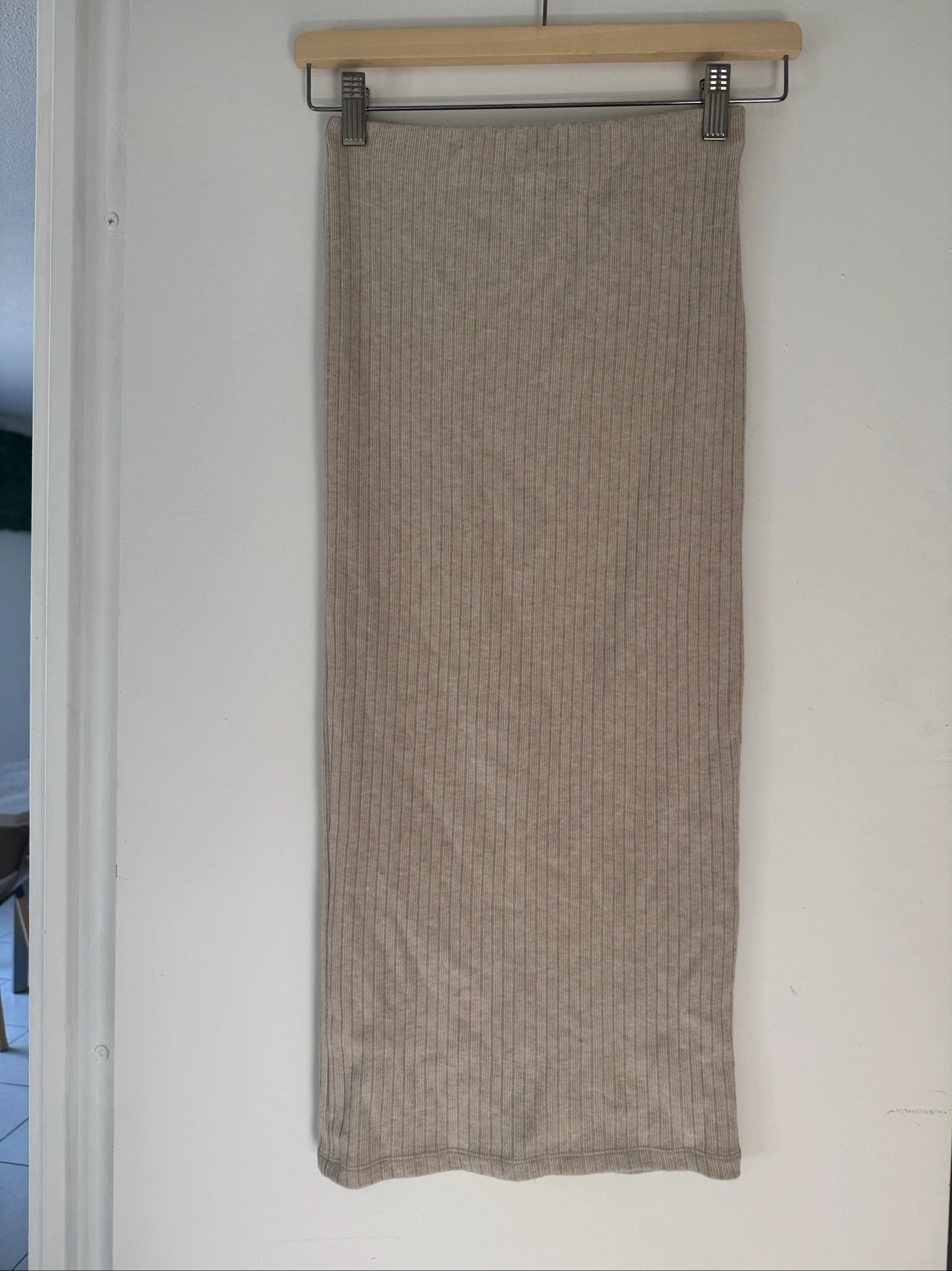 Jupe en maille beige Zara - Coupe tube mi-longue - Taille S